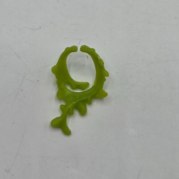 Monster High Venus McFlytrap Doll Necklace - Picture 4 of 4